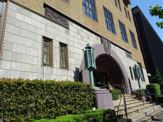 学士会館10 .JPG