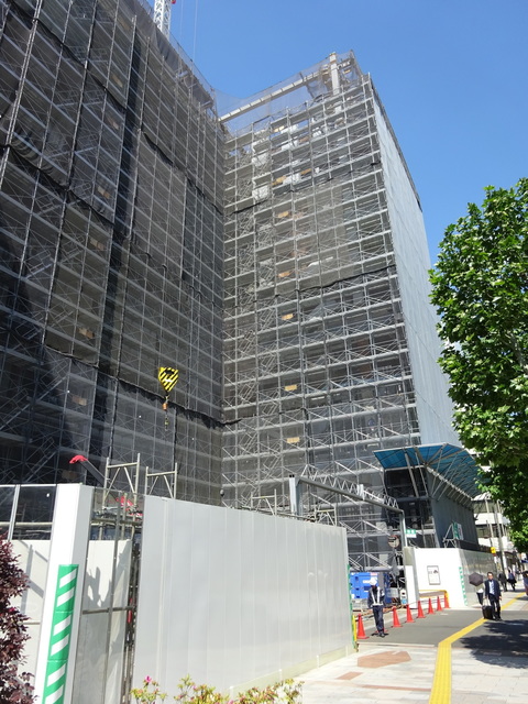 専修大建築中 .JPG